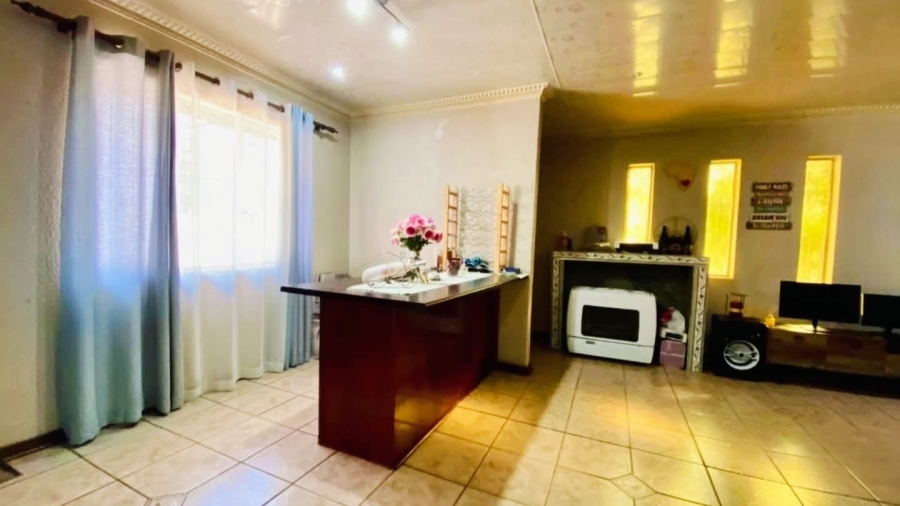 3 Bedroom Property for Sale in Miederpark North West
